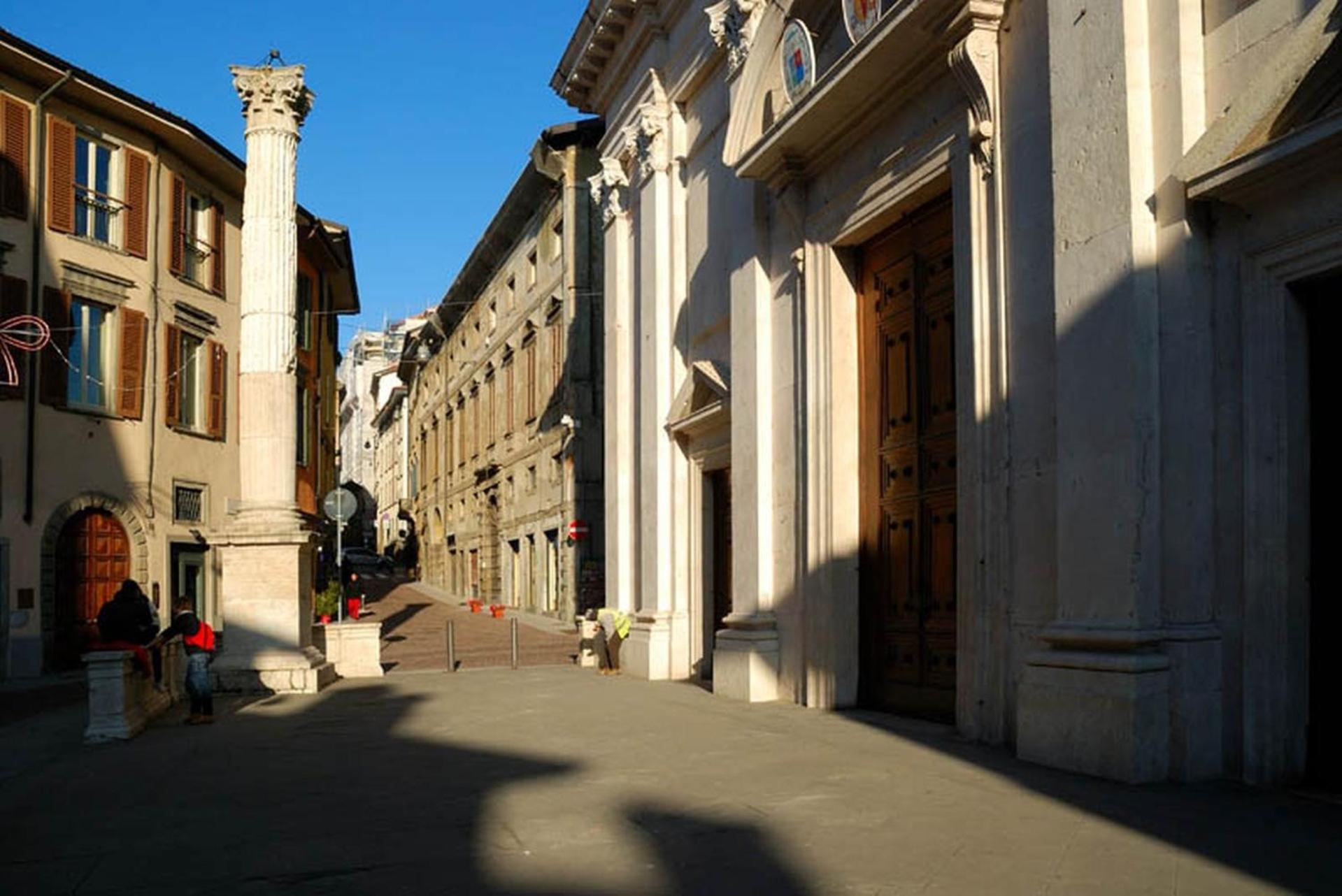 Magic Place Bergamo! Classy Apartment In The Heart Of The City Exterior foto